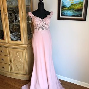Blush bridesmaid/prom dress off-shoulder - Medium
